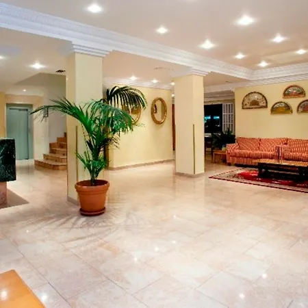 فندق Biniamar 3*