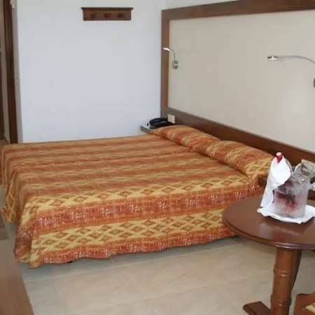 Biniamar ホテル カラ・ミラー