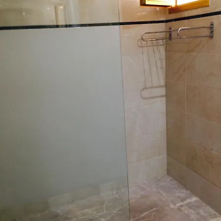 Biniamar Hotel 3*